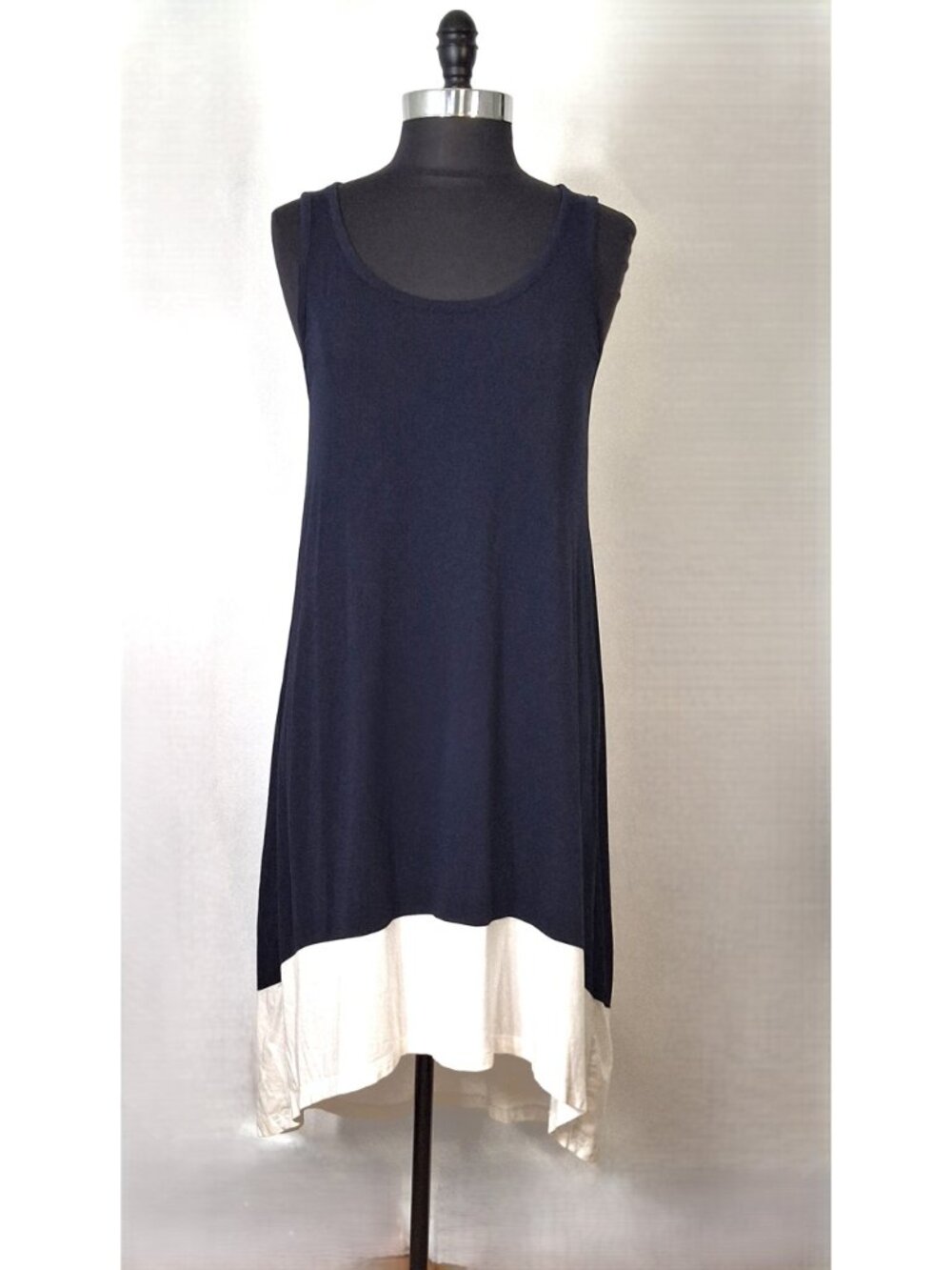 Jones New York Sport Sz M Navy Blue White Colorblock High Low Tank Dress Swing